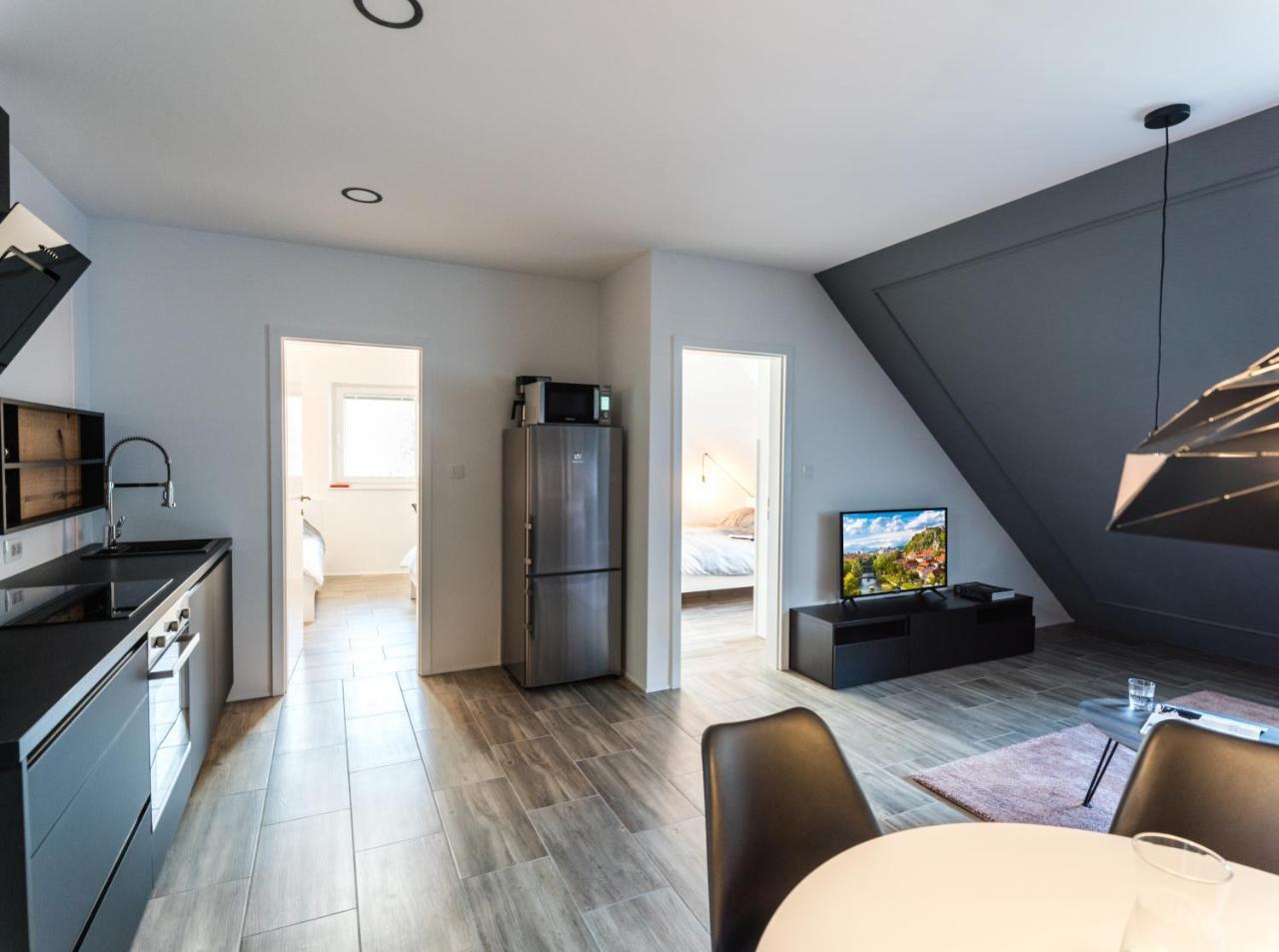 Flex Apartments Tour As Любляна Экстерьер фото